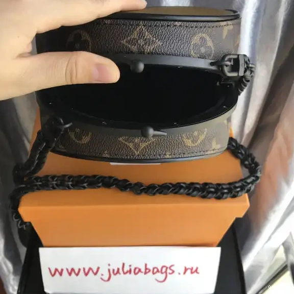 VUITTON BOURSICOT BC LOUIS 0521